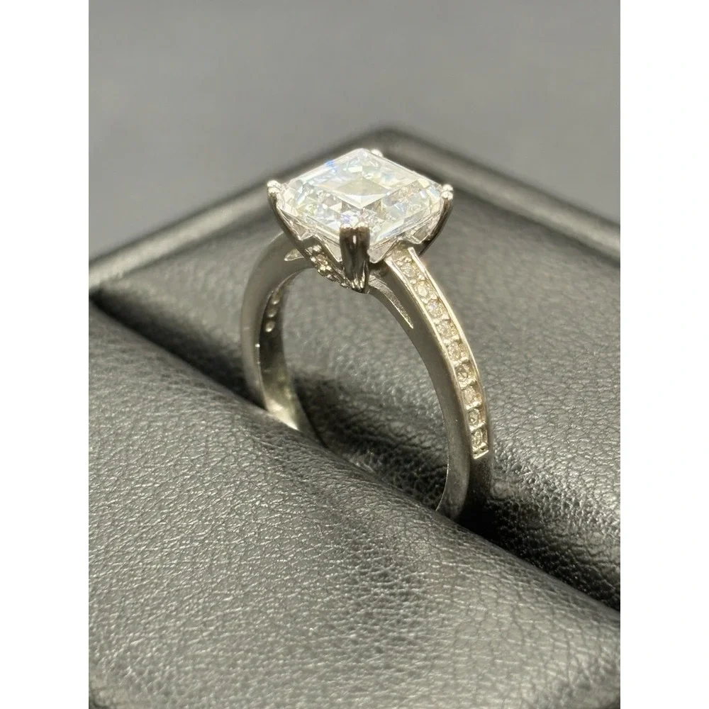 New Condition Sterling Silver Cubic Zirconia AscherCut Engagement Ring Size 7 E5